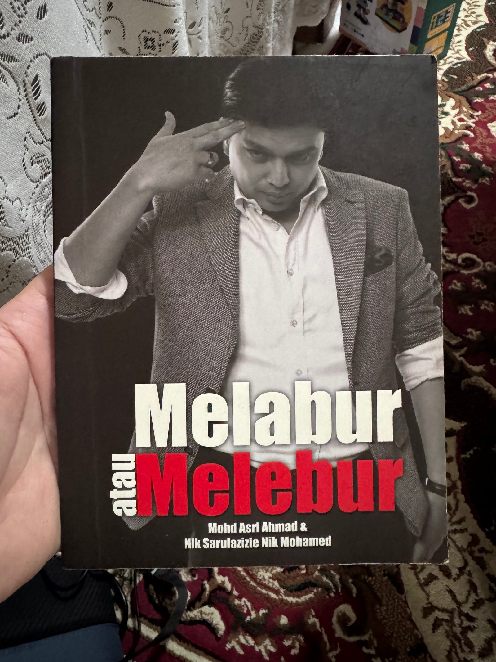 Melabur atau Melebur